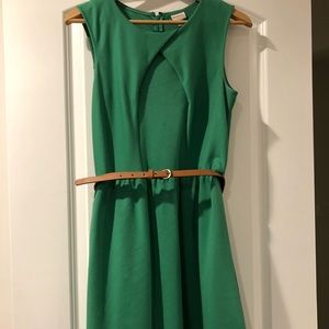 Cute knee length dress! Great for St. Patrick’s 🍀